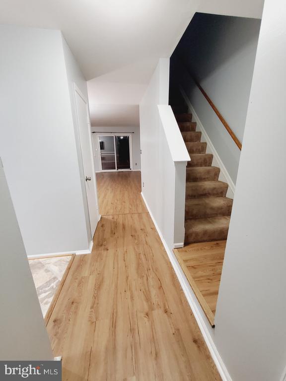 Building Photo - 19 Island Run Ct