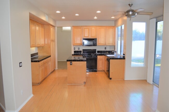 Building Photo - 948 Villa Montes Cir