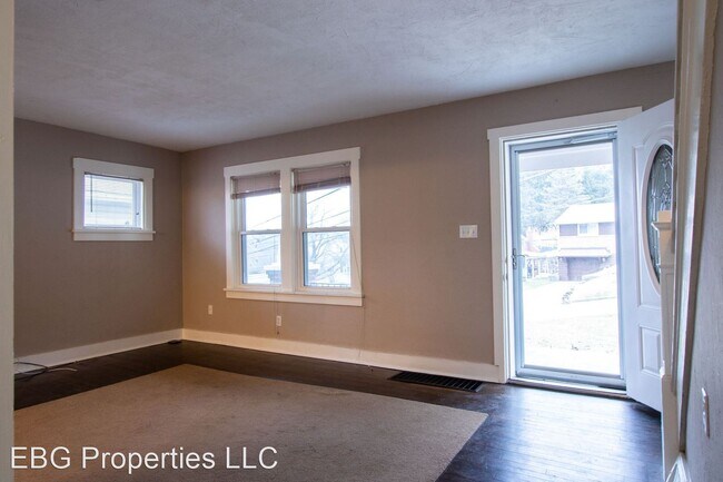 Foto del edificio - 3 br, 1.5 bath House - 249 Elwyn Ave