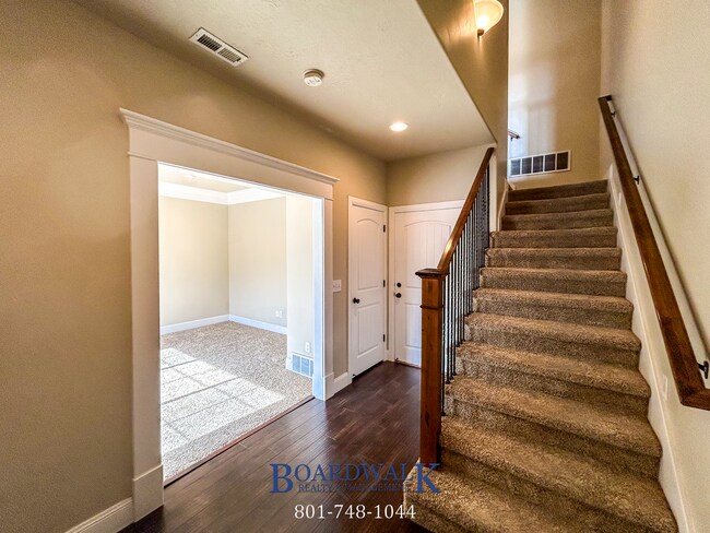 Foto del edificio - Spectacular 3 bed 2.5 bath in Highland