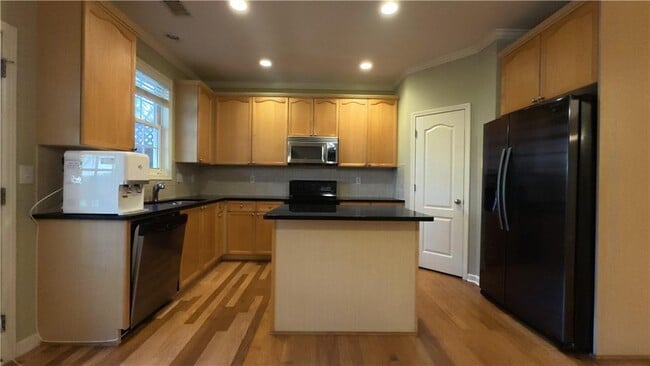 Building Photo - 2398 Meadow Falls Ln