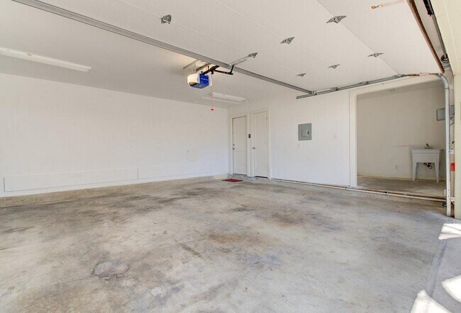 Foto del edificio - 7305 W Rim Dr
