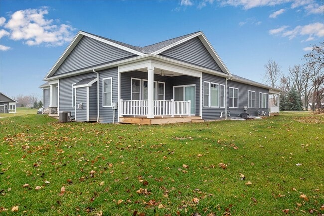 Building Photo - 1352 Creeks Edge Dr