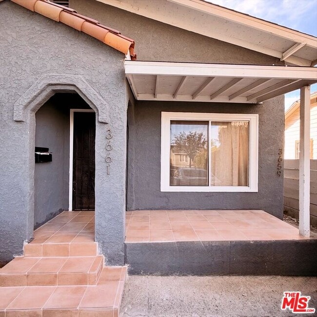 Foto del edificio - 3659 6th Ave