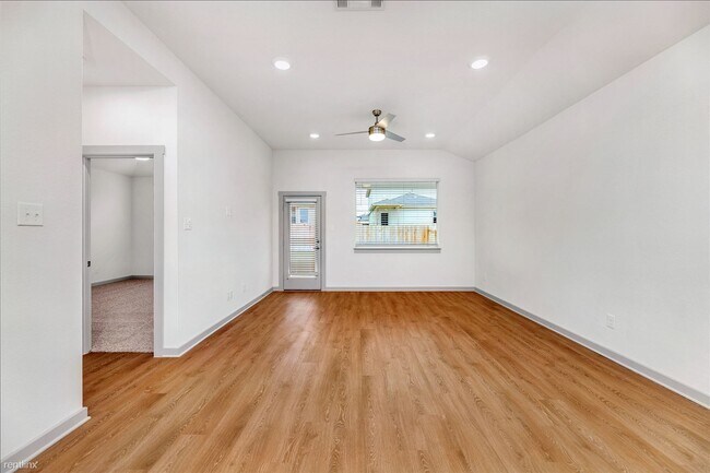 Foto del edificio - 3 br, 2 bath House - 128 Scarborough Way