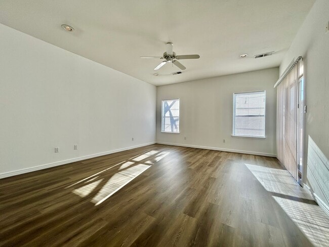 Building Photo - NE HEIGHTS