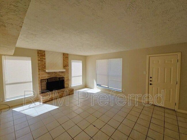 Foto del edificio - 18915 Oak Bower Dr