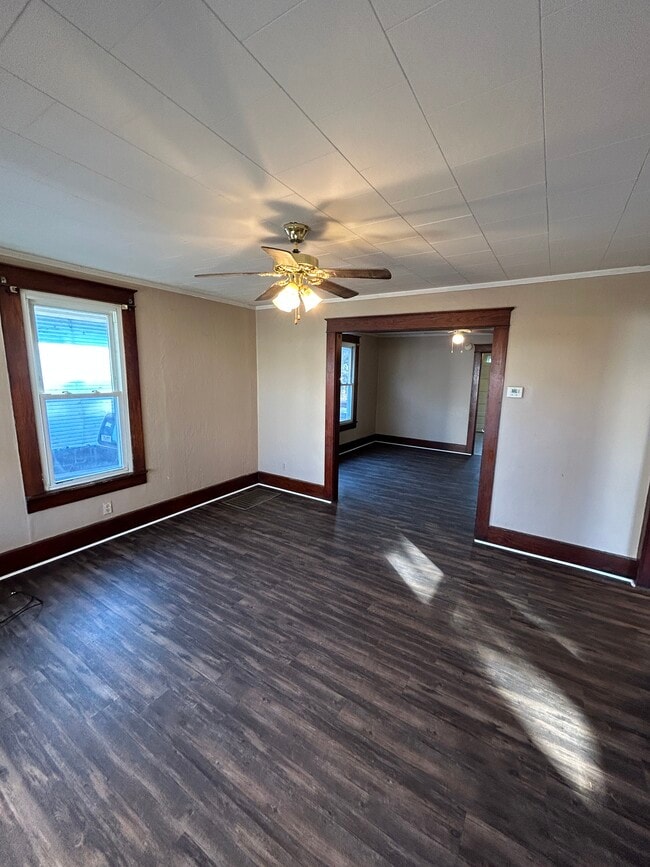 Building Photo - 211 Schaum Ave
