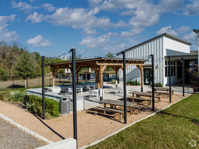 Área de parrilla - Hangar at Bergstrom