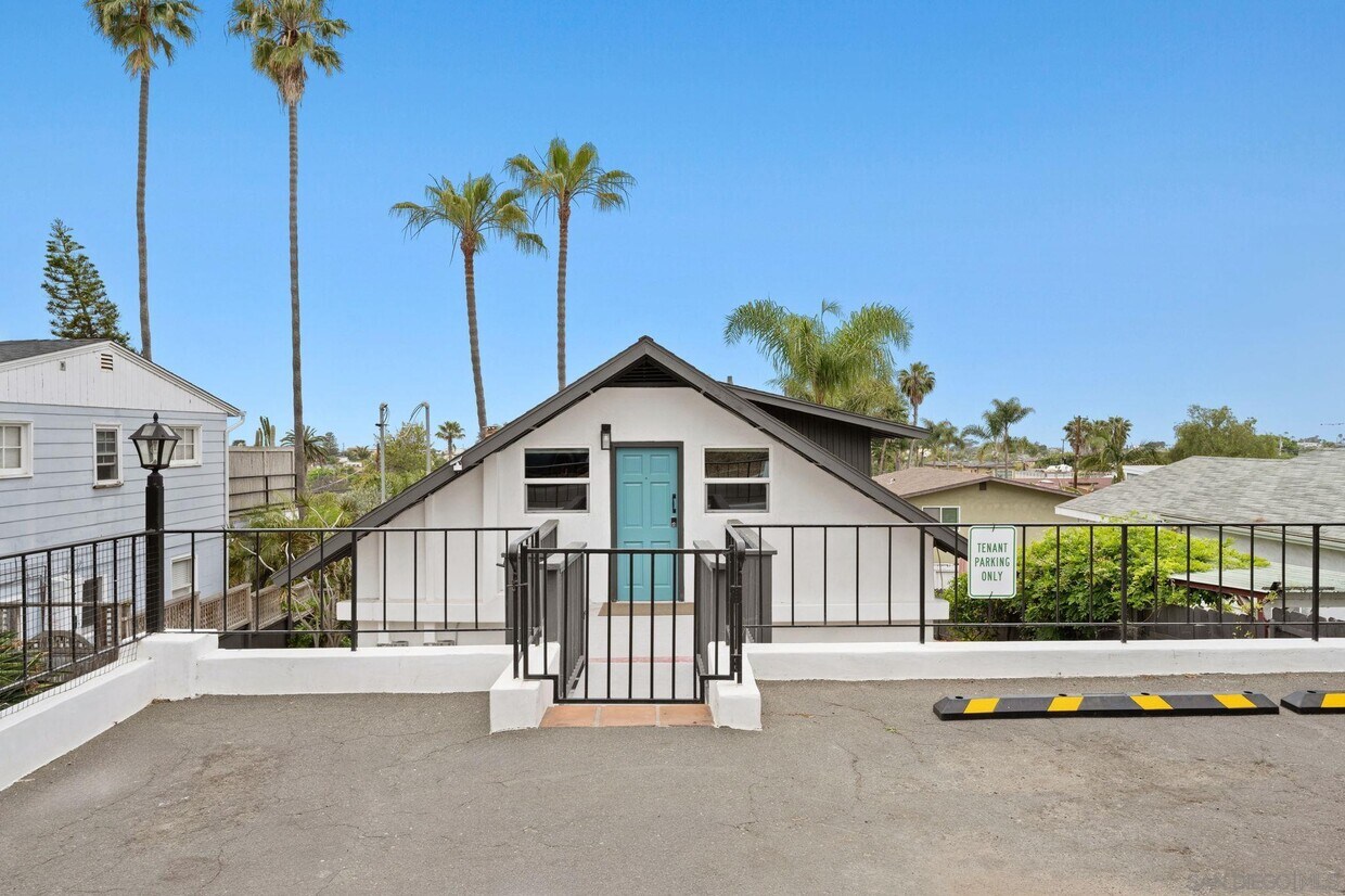 Primary Photo - 217 N Granados Ave
