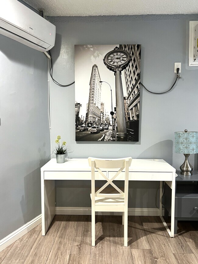 Foto del edificio - 515 N Azusa Ave