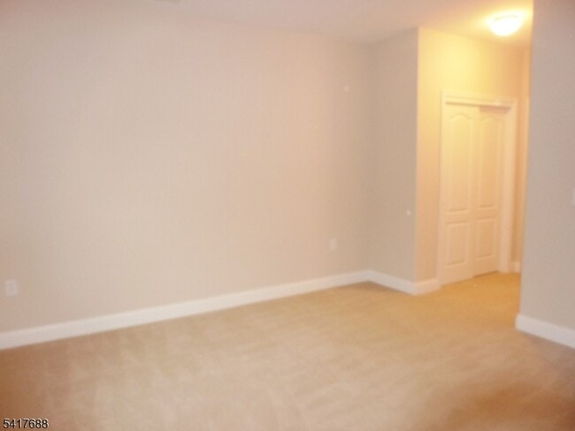 Building Photo - 2214 Ramapo Ct