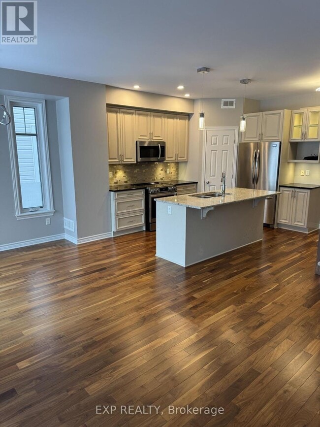 Building Photo - 231 Brambling Way