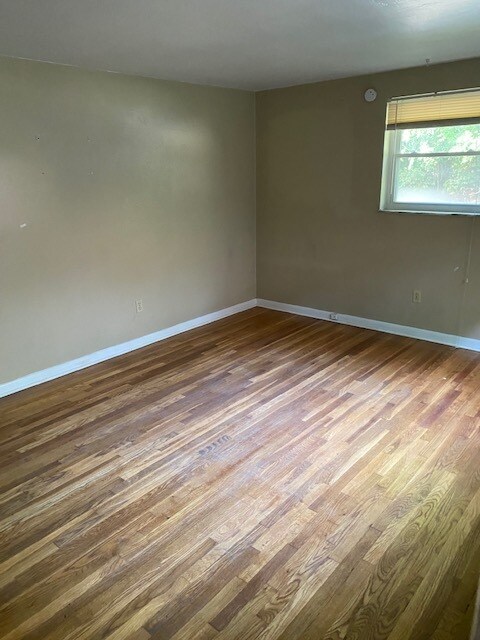 Building Photo - 3453 Evergreen Rd