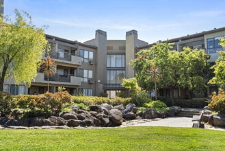 Building Photo - 39078 Guardino Dr