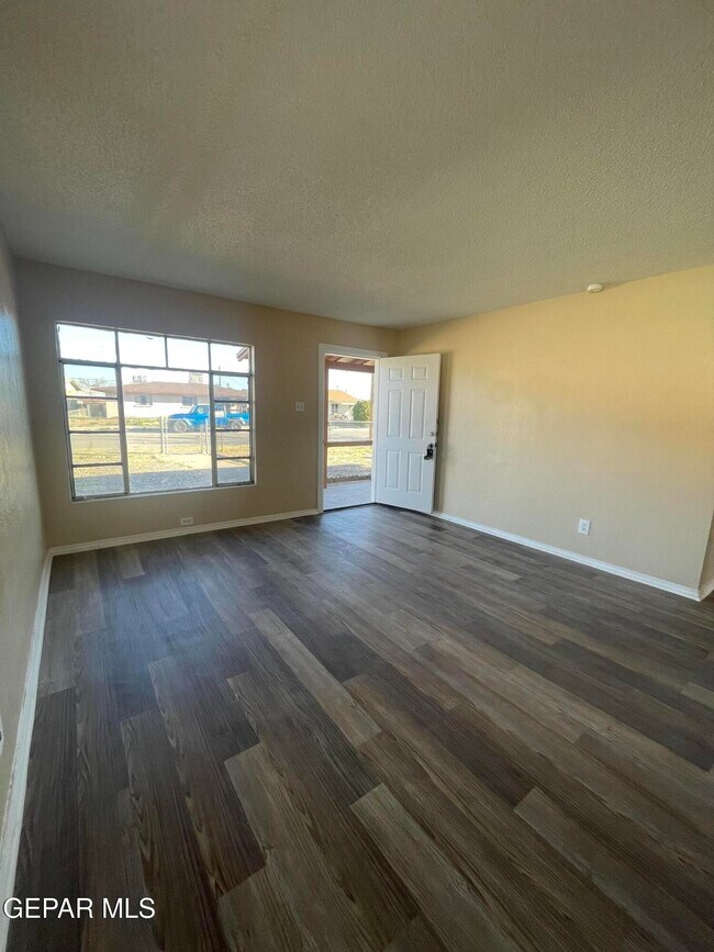 Foto del edificio - 5016 Wilmoth Ct