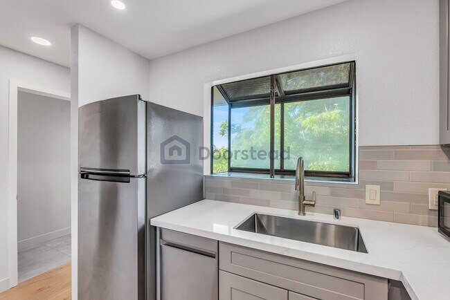 Building Photo - 6953 Chantel Ct