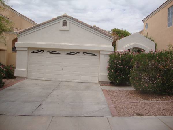 Foto del edificio - 15874 S 11th Pl