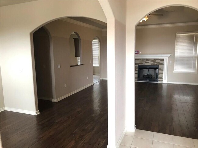 Building Photo - 461 Novarra Dr