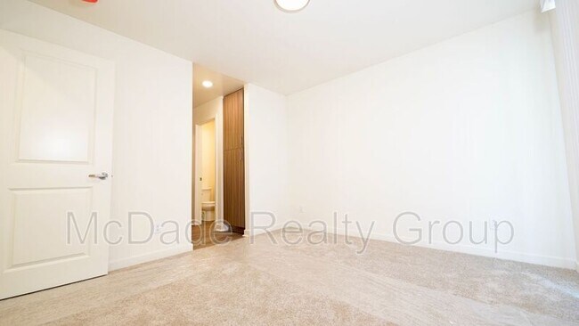 Building Photo - 9950 Buena Vista Ave