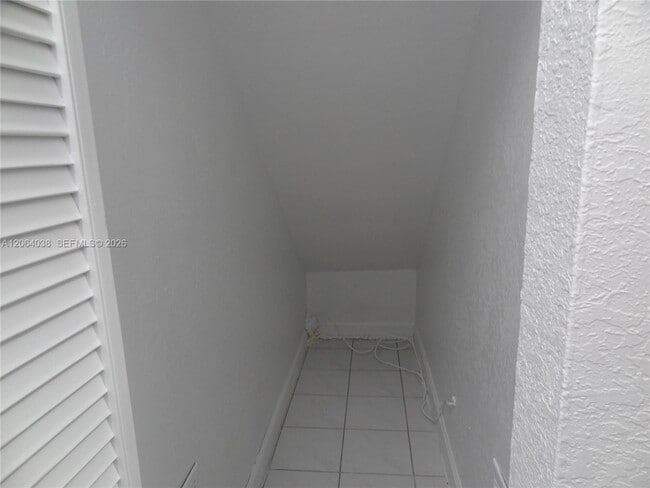 Building Photo - 9661 SW 148th Pl