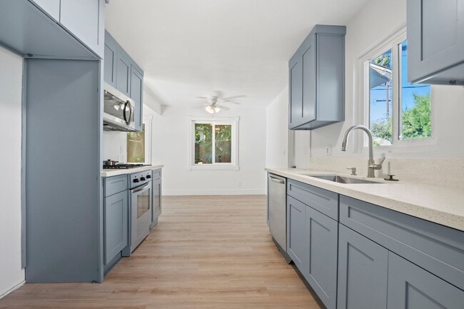 Ronald Dr. Huntington Beach - Ronald Dr. Huntington Beach Apartment