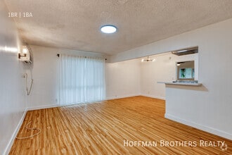 Building Photo - 937 S Roberts St