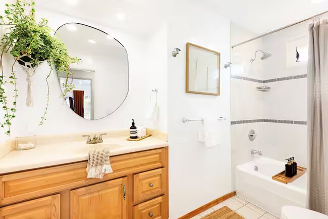 Foto del edificio - 14225 Mango Dr