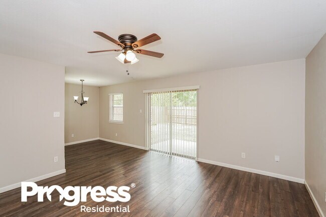 Building Photo - 4808 Chickadee Dr