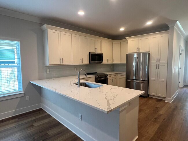 Building Photo - 201 Marsh Landing N