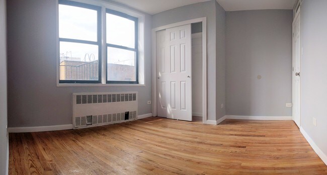 Building Photo - 222 E 17th St
