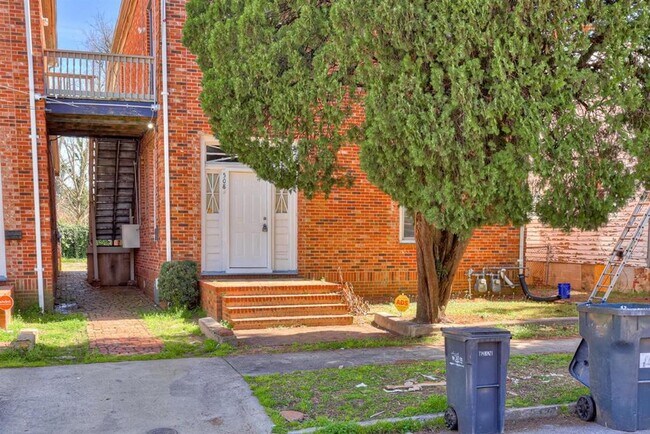 Building Photo - 508 3rd St