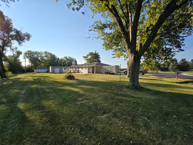 Foto del edificio - 3809 N 2250W Rd