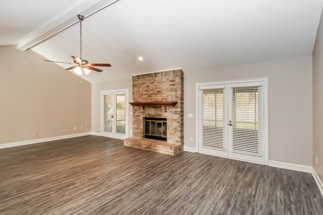 Foto del edificio - 3146 Chapelwood Ln