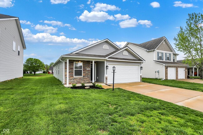 Building Photo - 5549 Wild Horse Dr