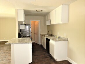 Building Photo - Saratoga Apartments - STA