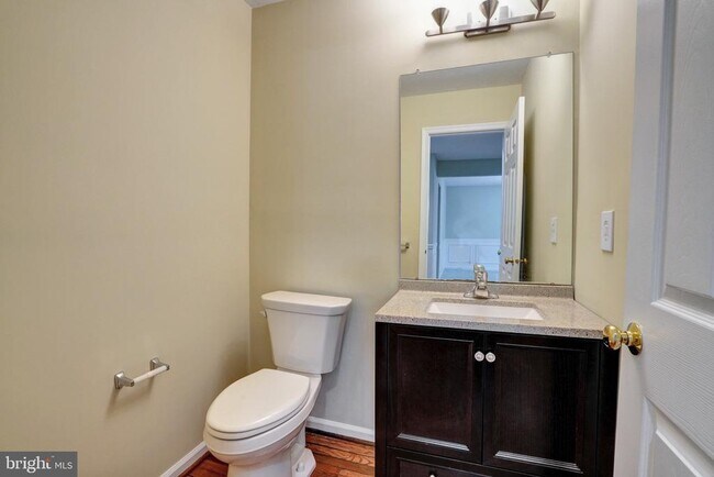 Foto del edificio - 115 Gleneagles Dr