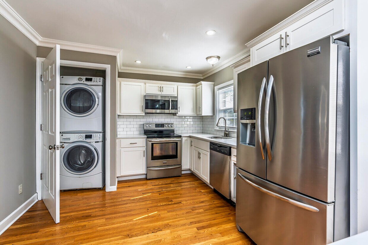 Foto principal - 2224 Harrodsburg Rd