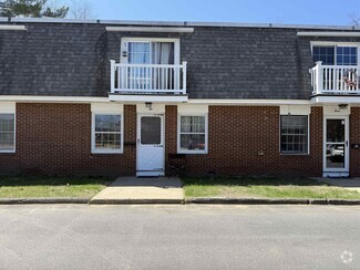 Building Photo - 934 N Main St
