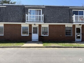 Building Photo - 934 N Main St