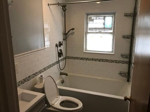 Foto del edificio - 43 Wilson Ave