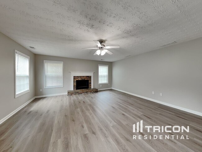 Building Photo - 714 Thompson Ridge Dr