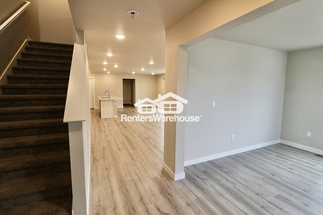 Foto del edificio - 911 Plum Creek Ct