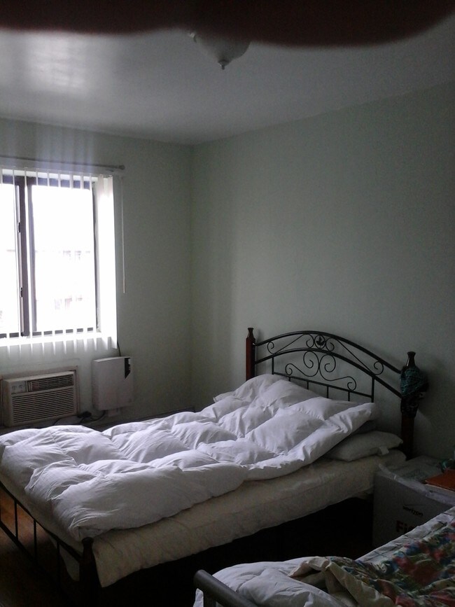 Foto del edificio - 75-44-113 113th St