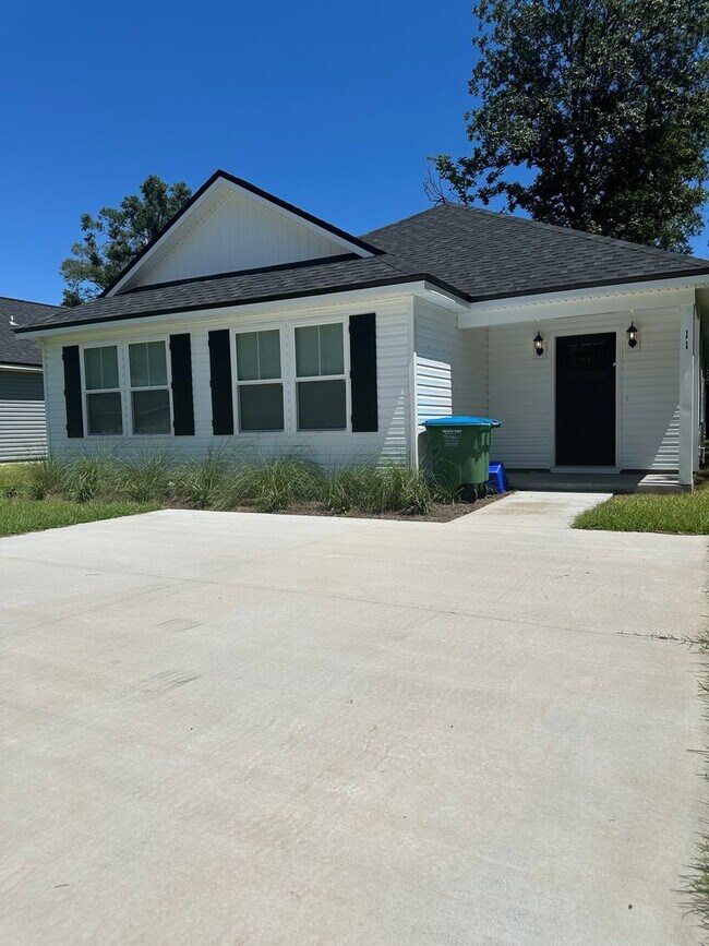 Foto del edificio - Newly Built 4 Bedroom Home Available!