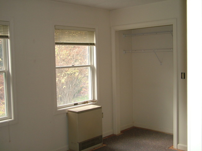 Building Photo - 70 Heard Rd