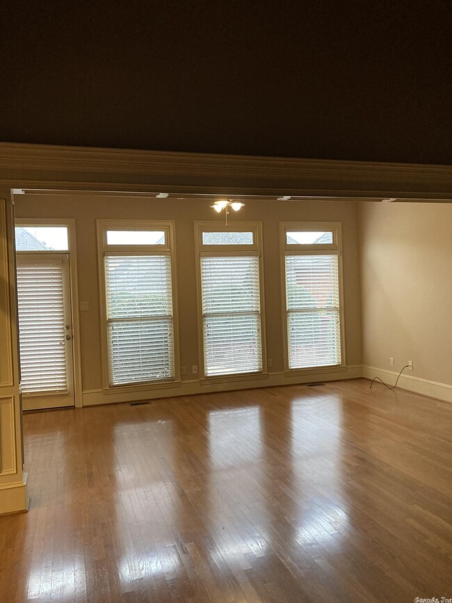 Building Photo - 113 Falata Cir