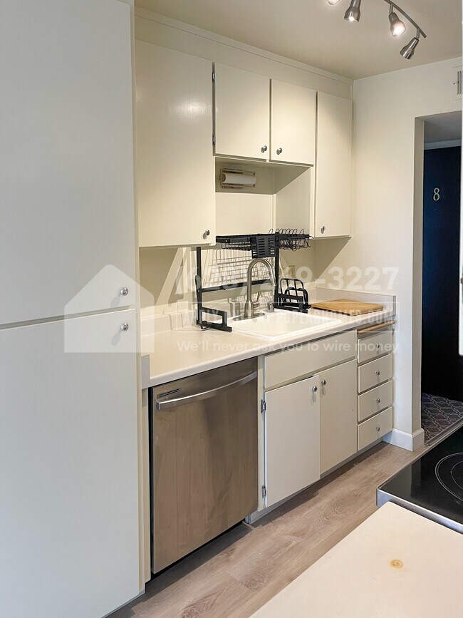Foto del edificio - 283 Tradewinds Dr