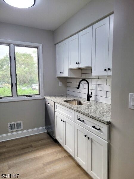 Foto del edificio - 5 Loeser Ave