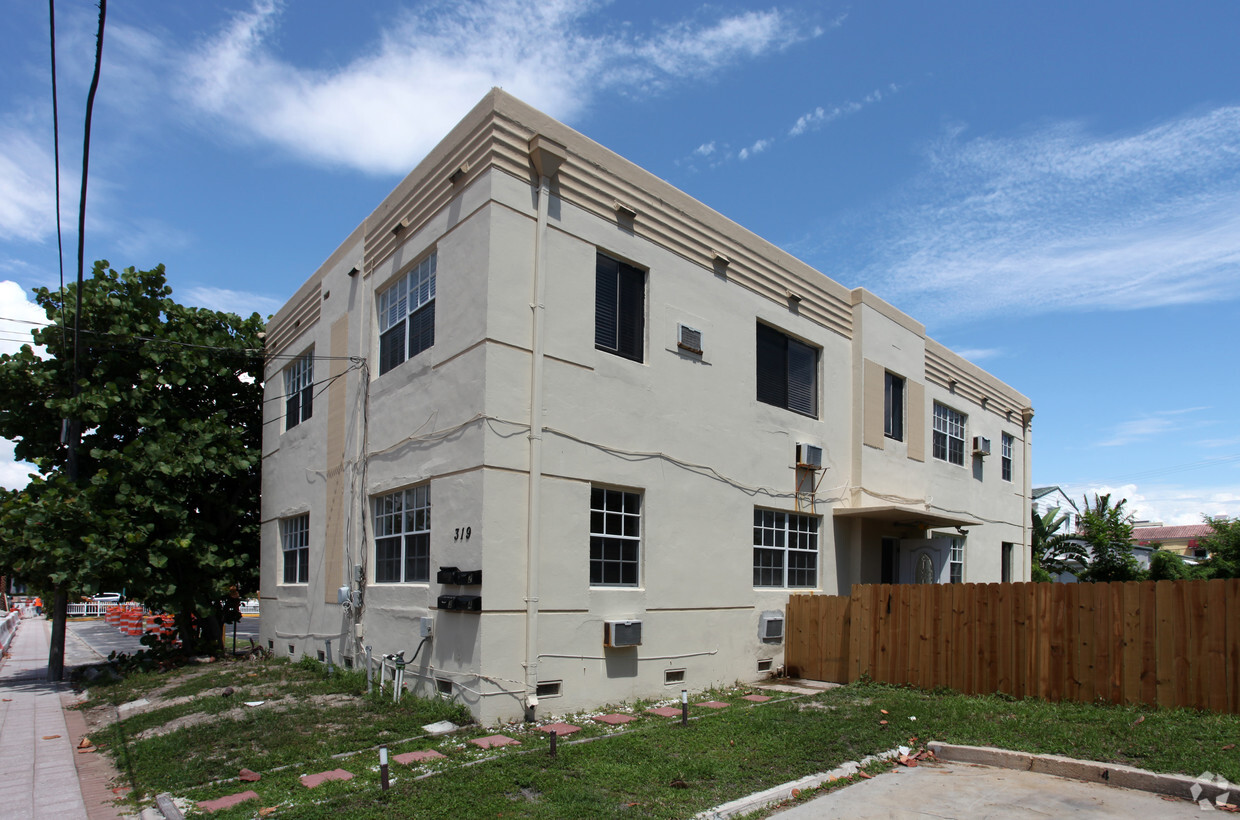 Building Photo - 319 Tyler St